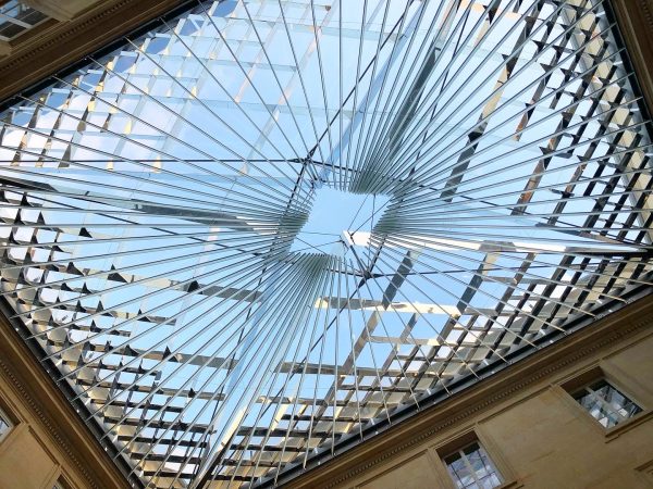 中庭のガラス天井1
