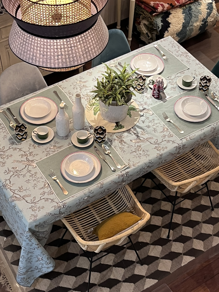 ブランド ジュリエ リネンテーブルクロス .ヴェローヌ ブランド ジュリエ リネンテーブルクロス .ヴェローヌ 無地リネンの